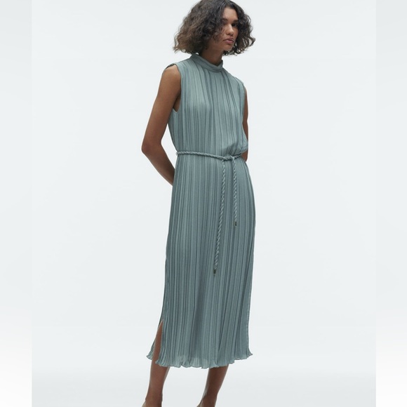 Zara pleated dress - Picture 3 of 6